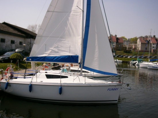 CZARTER JACHTU MAZURY ANTILA 26  08.08-15.08.2015 (7x300ZŁ/DOBA)