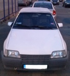 Autko z przodu (robione wieczorem na parkingu)