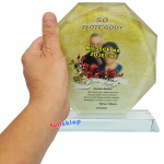 Szklane trofeum ze zdjęciem jubilata